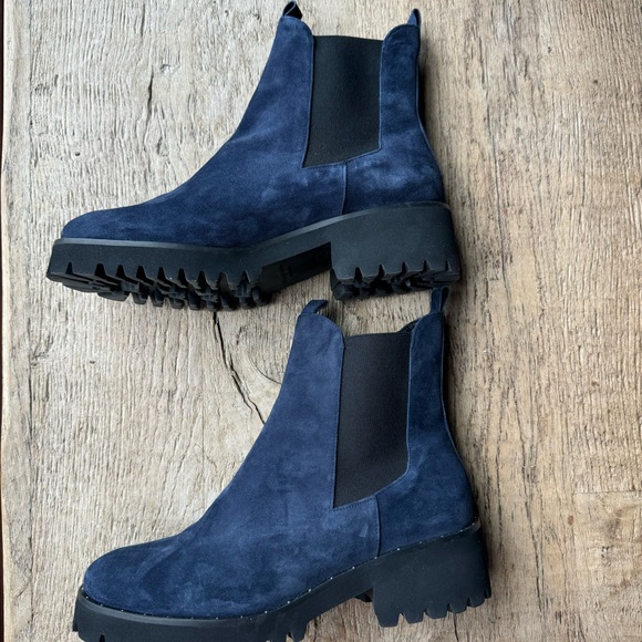 Freda Salvador Navy Ankle Booties - Picture 3 of 10